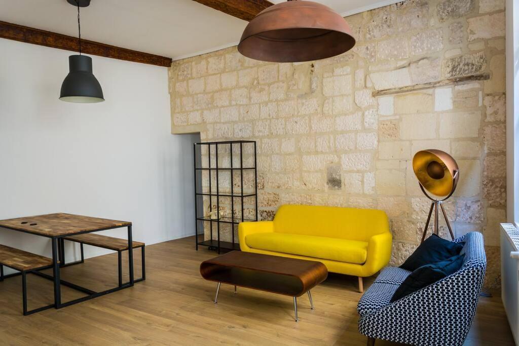 ארל Apartment In Hyper Center - 3 Bedrooms מראה חיצוני תמונה